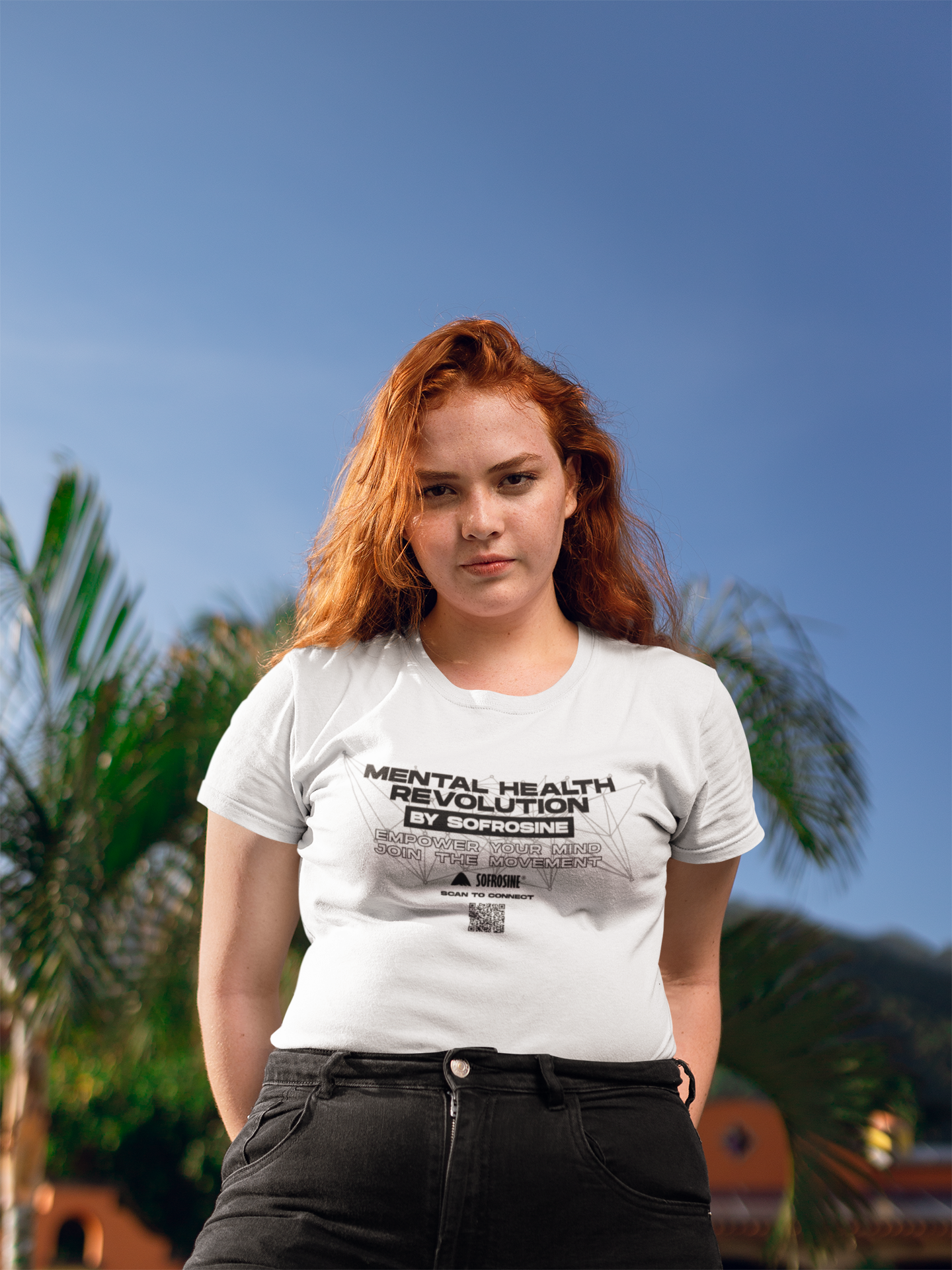 chica pelirroja de frente con camiseta sofrosine blanca mental health revolution