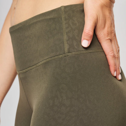 detalle legging caqui marca sofrosine