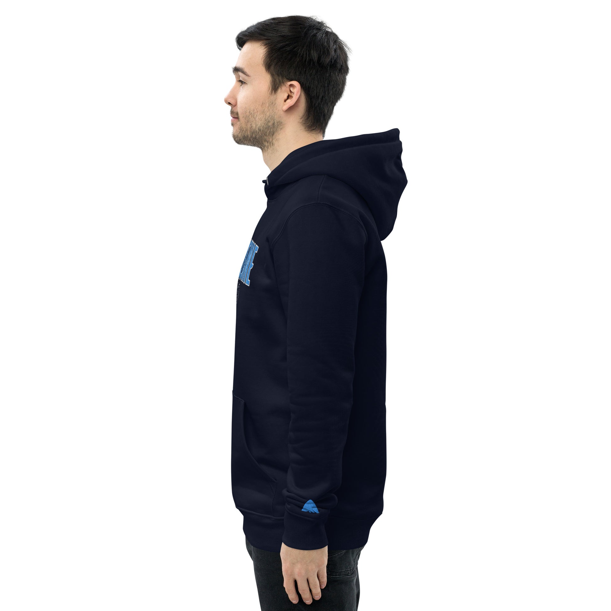 vista lateral chico con hoodie sofrosine